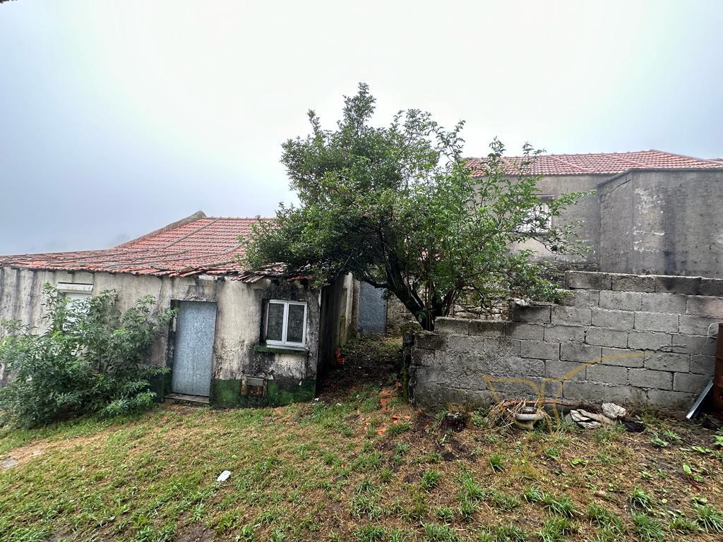 Moradia para restauro em Castro Laboreiro, Viana do Castelo