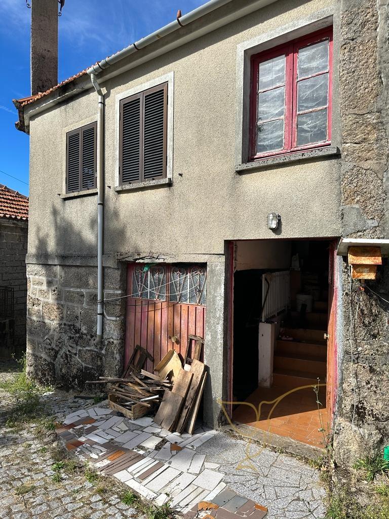 Moradia para restauro em Castro Laboreiro, Viana do Castelo