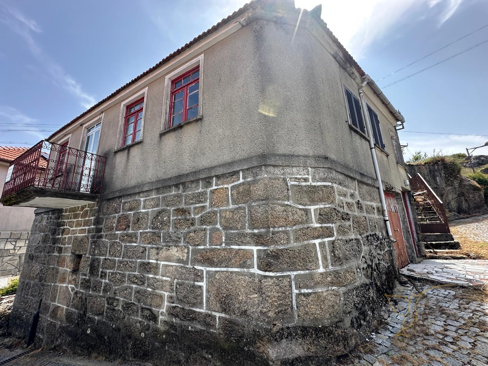 Moradia para restauro em Castro Laboreiro, Viana do Castelo