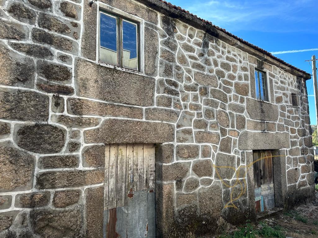 Moradia para restauro em Castro Laboreiro, Viana do Castelo
