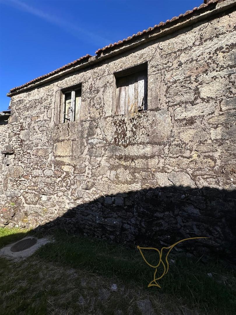 Moradia em restauro em Castro Laboreiro, Viana do Castelo