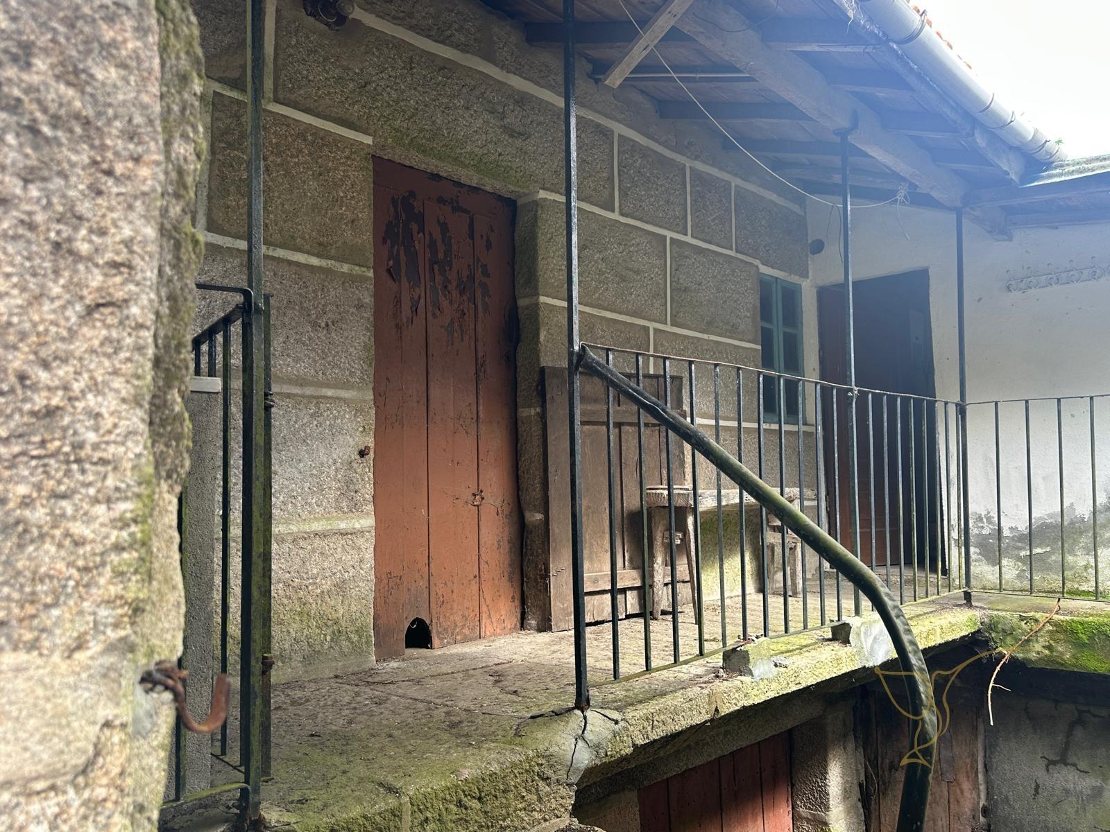 Moradia para restauro em Castro Laboreiro, Viana do Castelo