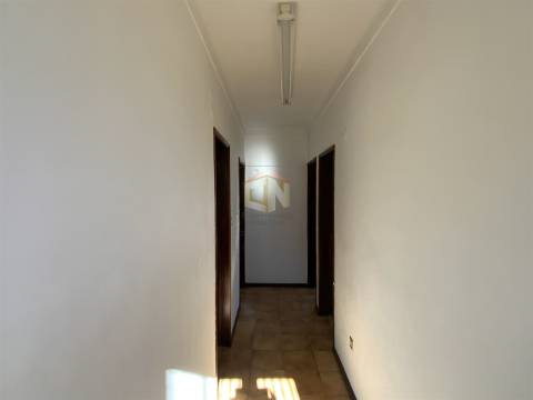 Vende-se Apartamento T2 no centro do Sabugal