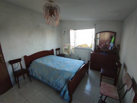 Vende-se Moradia para restaurar na Freguesia de Seixo do Côa
