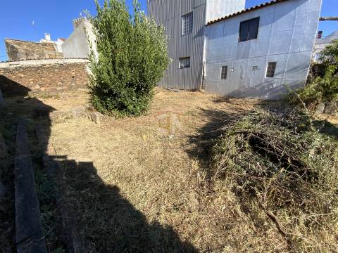 3 Moradias em Pedra para Venda na Zona Histórica do Sabugal (dentro das Muralhas)