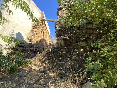 3 Moradias em Pedra para Venda na Zona Histórica do Sabugal (dentro das Muralhas)
