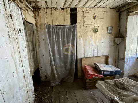 3 Moradias em Pedra para Venda na Zona Histórica do Sabugal (dentro das Muralhas)
