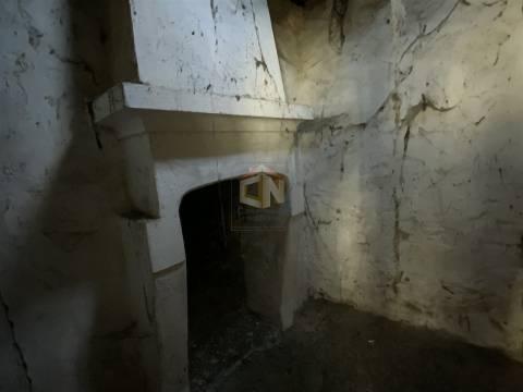 3 Moradias em Pedra para Venda na Zona Histórica do Sabugal (dentro das Muralhas)