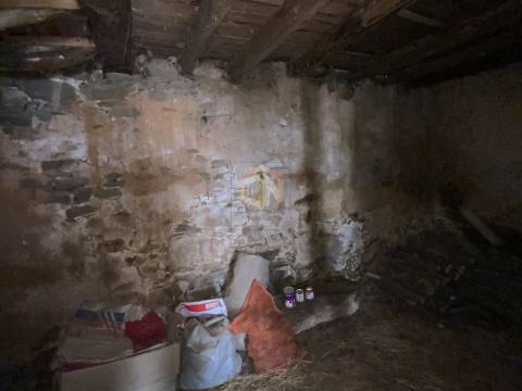 3 Moradias em Pedra para Venda na Zona Histórica do Sabugal (dentro das Muralhas)