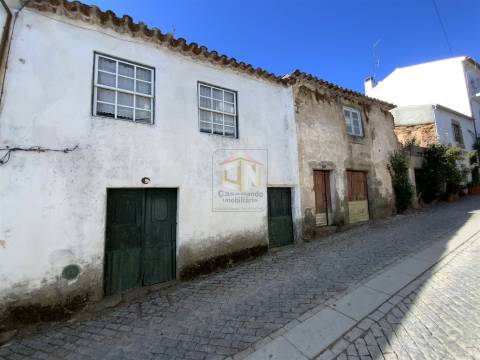 3 Moradias em Pedra para Venda na Zona Histórica do Sabugal (dentro das Muralhas)