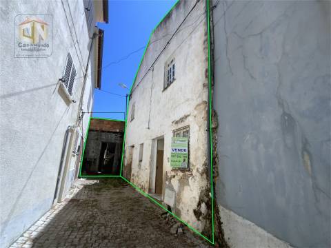 Moradia T3 + Anexo no Souto - Sabugal - Para restaurar