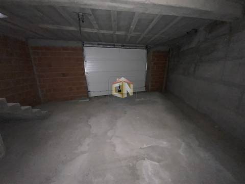 Moradia V2 em fase final de Construção