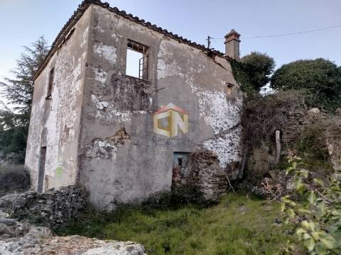 Moradia para Restaurar T4 na Zona História do Sabugal