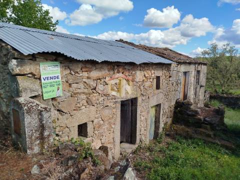 Moradia para Reconstrução com projeto de Arquitetura Aprovado