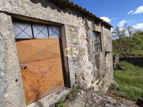 Moradia para Reconstrução com projeto de Arquitetura Aprovado