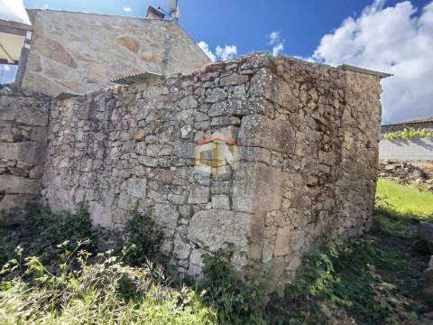 Moradia para Reconstrução com projeto de Arquitetura Aprovado