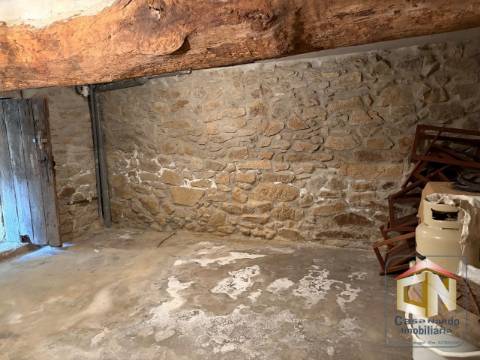 Moradia T2 em Pedra em Seixo do Côa - Sabugal - 58900€