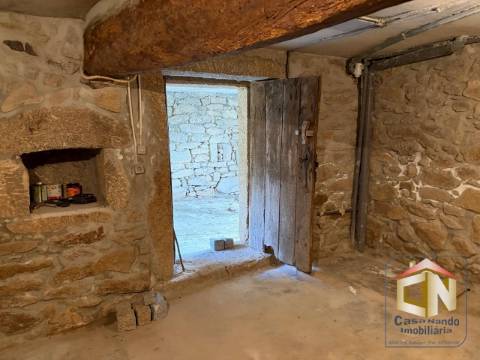 Moradia T2 em Pedra em Seixo do Côa - Sabugal - 58900€
