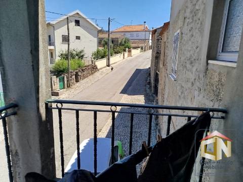 Moradia T2 em Pedra em Seixo do Côa - Sabugal - 58900€