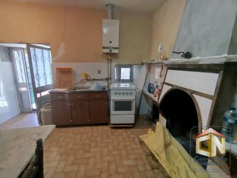 Moradia T2 em Pedra em Seixo do Côa - Sabugal - 58900€