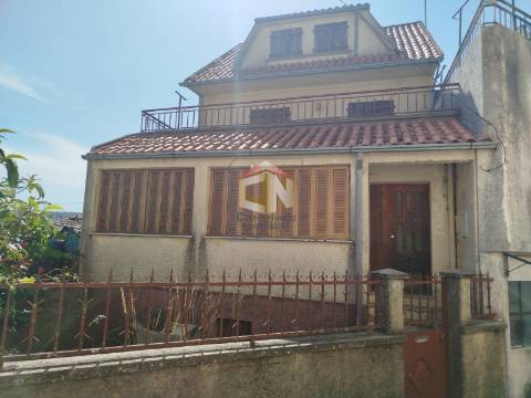 Moradia em Banda T3 + 1 - Aldeia Velha - Sabugal