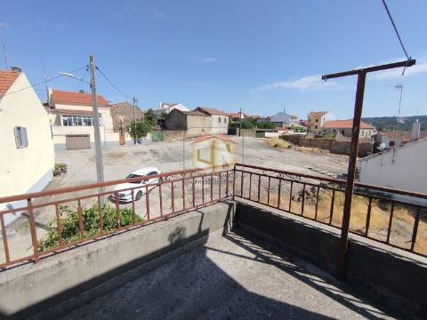Moradia em Banda T3 + 1 - Aldeia Velha - Sabugal