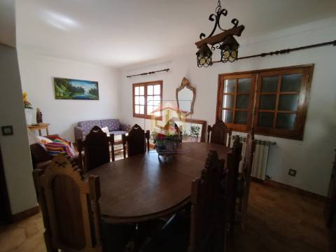 Moradia em Banda T3 + 1 - Aldeia Velha - Sabugal