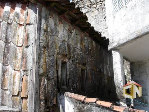 Moradia Devoluta T2 Venda em Guarda,Guarda