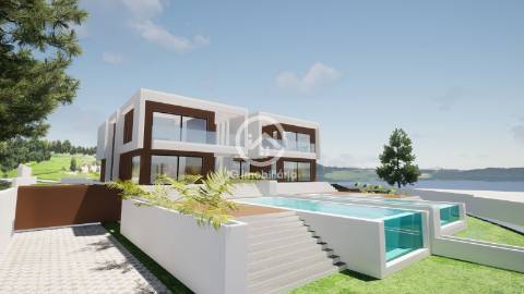 Moradia T4 e T5 em Tróia com piscina