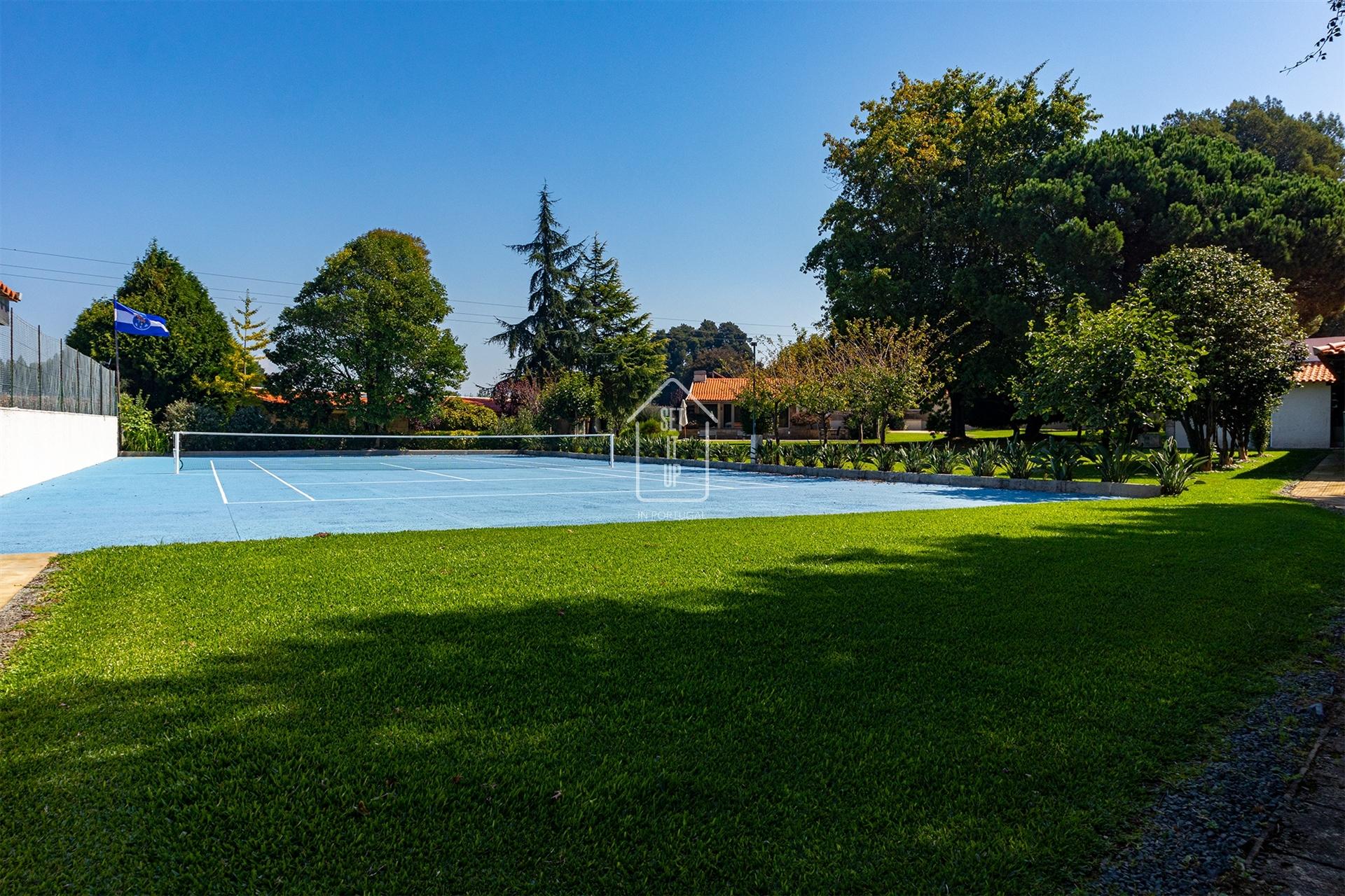 Viva o Sonho: Moradia de Luxo T4 térrea, com Piscina, Campo de Ténis, Sala de Cinema - Vila do Conde