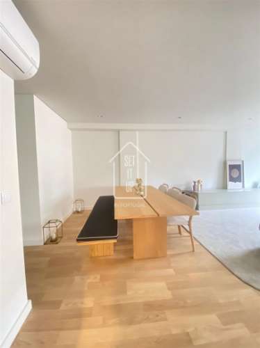 Apartamento T3 com Varanda, Garagem e Arrumos – Rua do Paraíso, Baixa do Porto