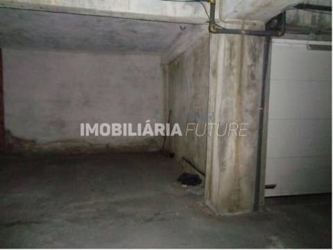 Garagem T0 Venda em Nelas,Nelas