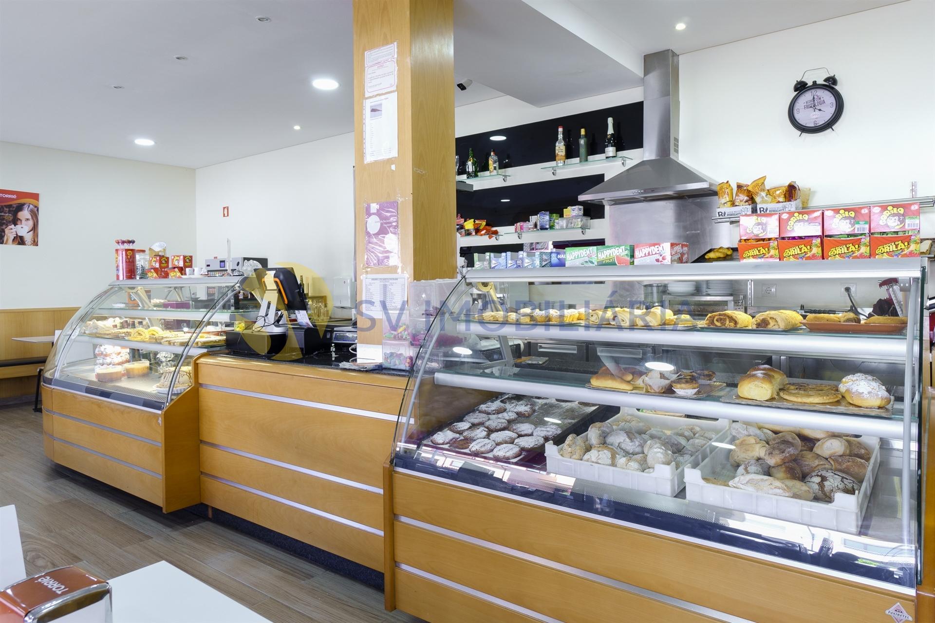 Padaria/Pastelaria com Fabrico Próprio e Boa Faturação em Vila Nova da Telha