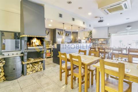 Restaurante em Folgosa com Excelente Localização e Capacidade para 80 Pessoas