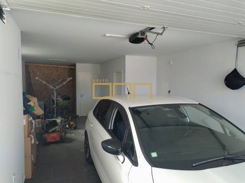 Moradia T4 seminova em Alvelos, Barcelos