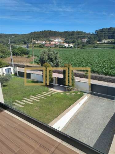 Moradia T4 seminova em Alvelos, Barcelos