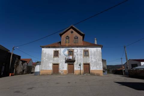Moradia Rústica T7 Venda em Castro Vicente,Mogadouro