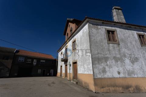 Moradia Rústica T7 Venda em Castro Vicente,Mogadouro