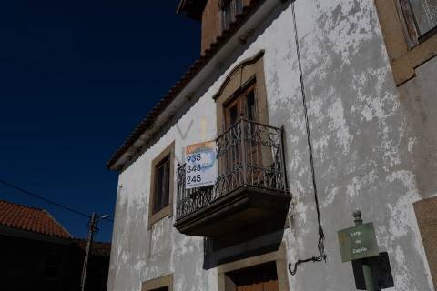 Moradia Rústica T7 Venda em Castro Vicente,Mogadouro