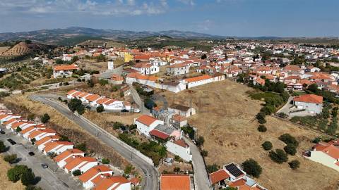 Moradia para Restaurar T2 Venda em Alfândega da Fé,Alfândega da Fé