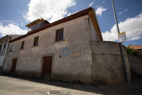 Moradia T4 Venda em Eucisia, Gouveia e Valverde,Alfândega da Fé