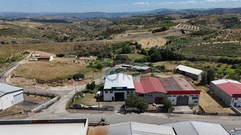Pavilhão  Venda em Alfândega da Fé,Alfândega da Fé