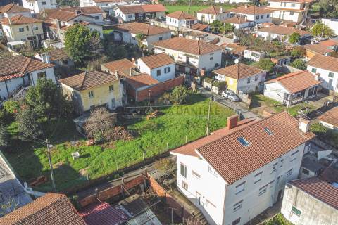 Moradia para restaurar em Cucujães