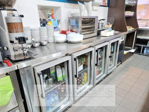 Pastelaria com 290m² em Queluz | Excelente Localização a funcionar