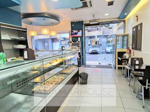 Pastelaria com 290m² em Queluz | Excelente Localização a funcionar