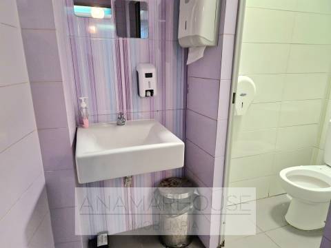 Pastelaria com 290m² em Queluz | Excelente Localização a funcionar