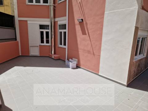 T1 Novo com Terraço | Prédio Reabilitado | Próximo da Estação da Amadora