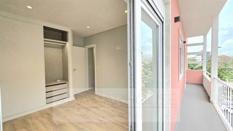 T2 remodelado primeiro andar, Mina de água, Amadora,Lisboa