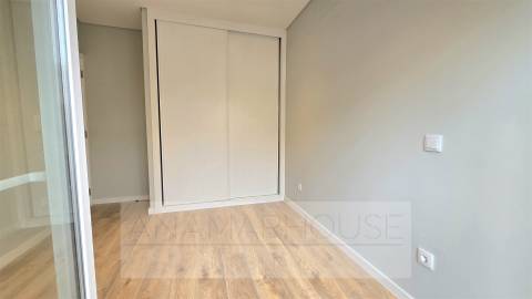 T2 remodelado primeiro andar, Mina de água, Amadora,Lisboa