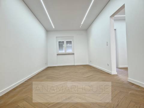 T3 Remodelado com varandas na Amadora, Mina De Água